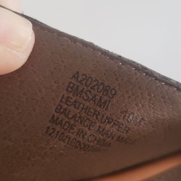 B Makowsky Studded Leather Wedge Sandals Sz 10M - Picture 8 of 8